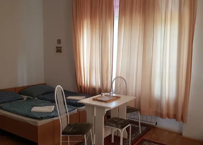 Eva 게스트하우스 *